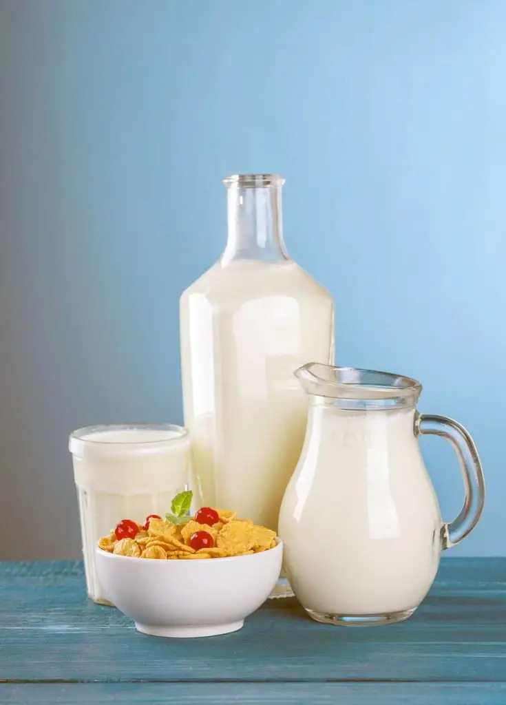 Milk and bean products are foods rich in calcium. They are also a useful toxin remover.