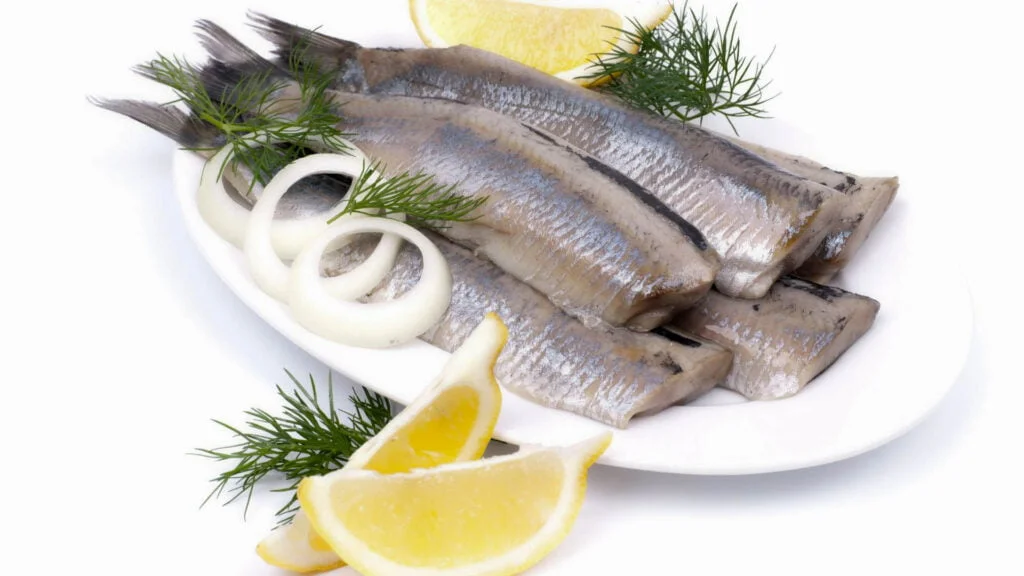 How to prevent blood clots naturally 6 Herring fish on a plate