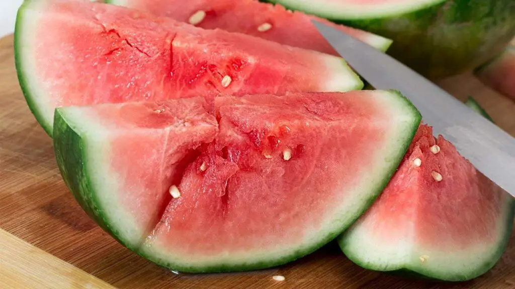 The effect of watermelon peel is better than that of flesh. In traditional Chinese medicine, the skin of melon is called "watermelon Cuiyi."