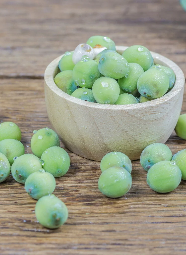 Unpeeled lotus seeds