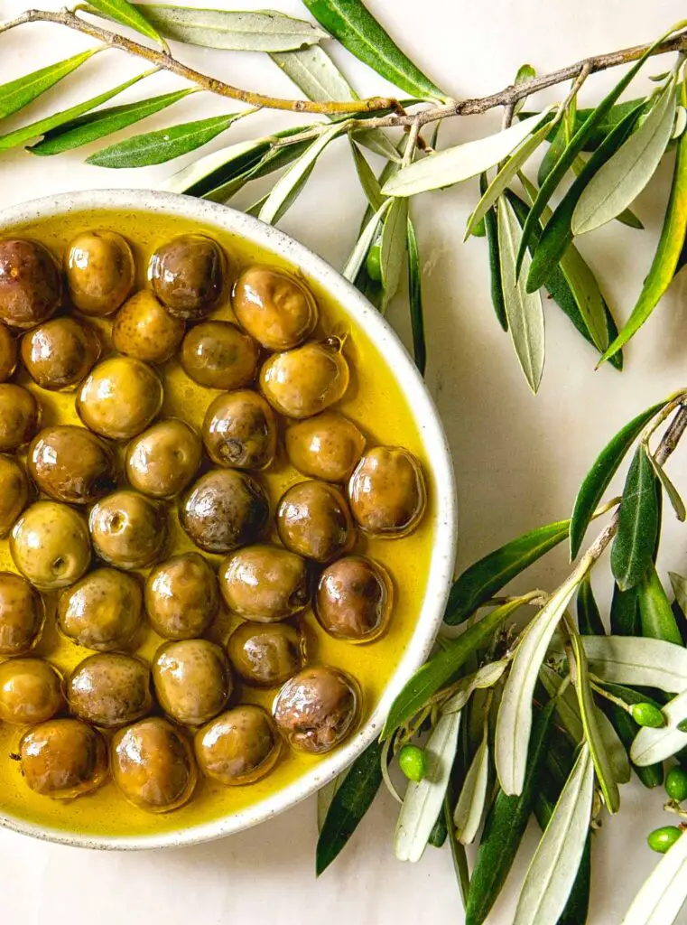 Olives in bowl