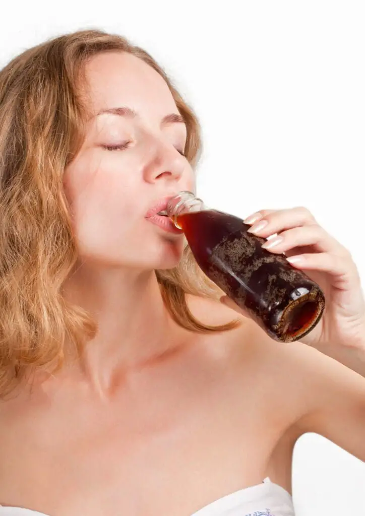 Women drinking cola