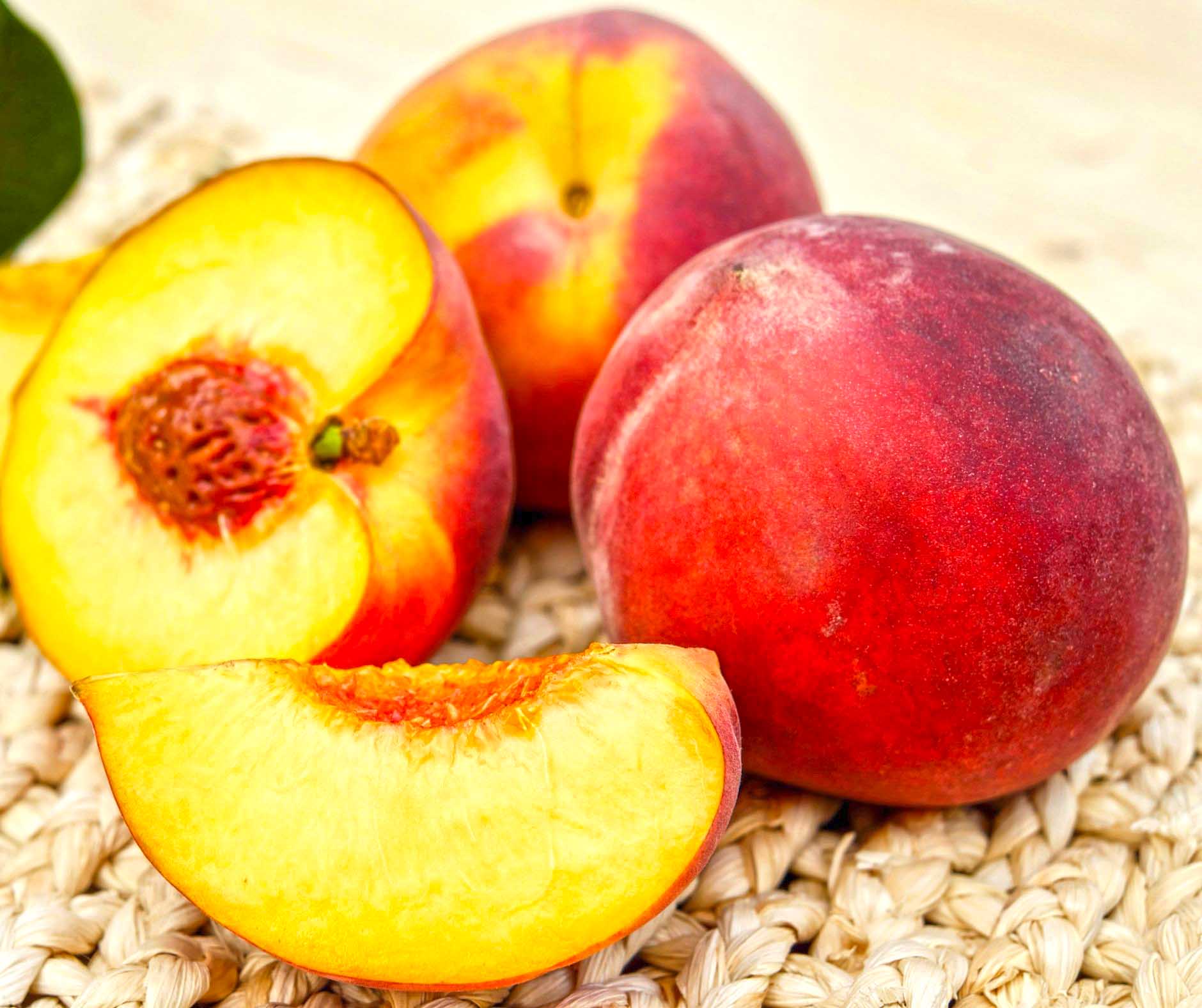 18 Low Carb Fruits And Vegetables To Serve Together 8 Peaches and slices