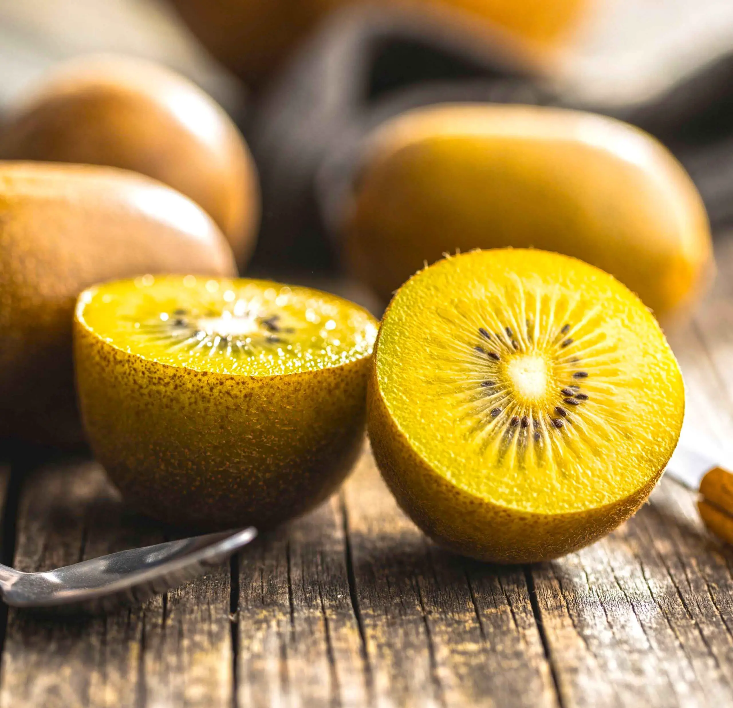 Yellow kiwifruit slices