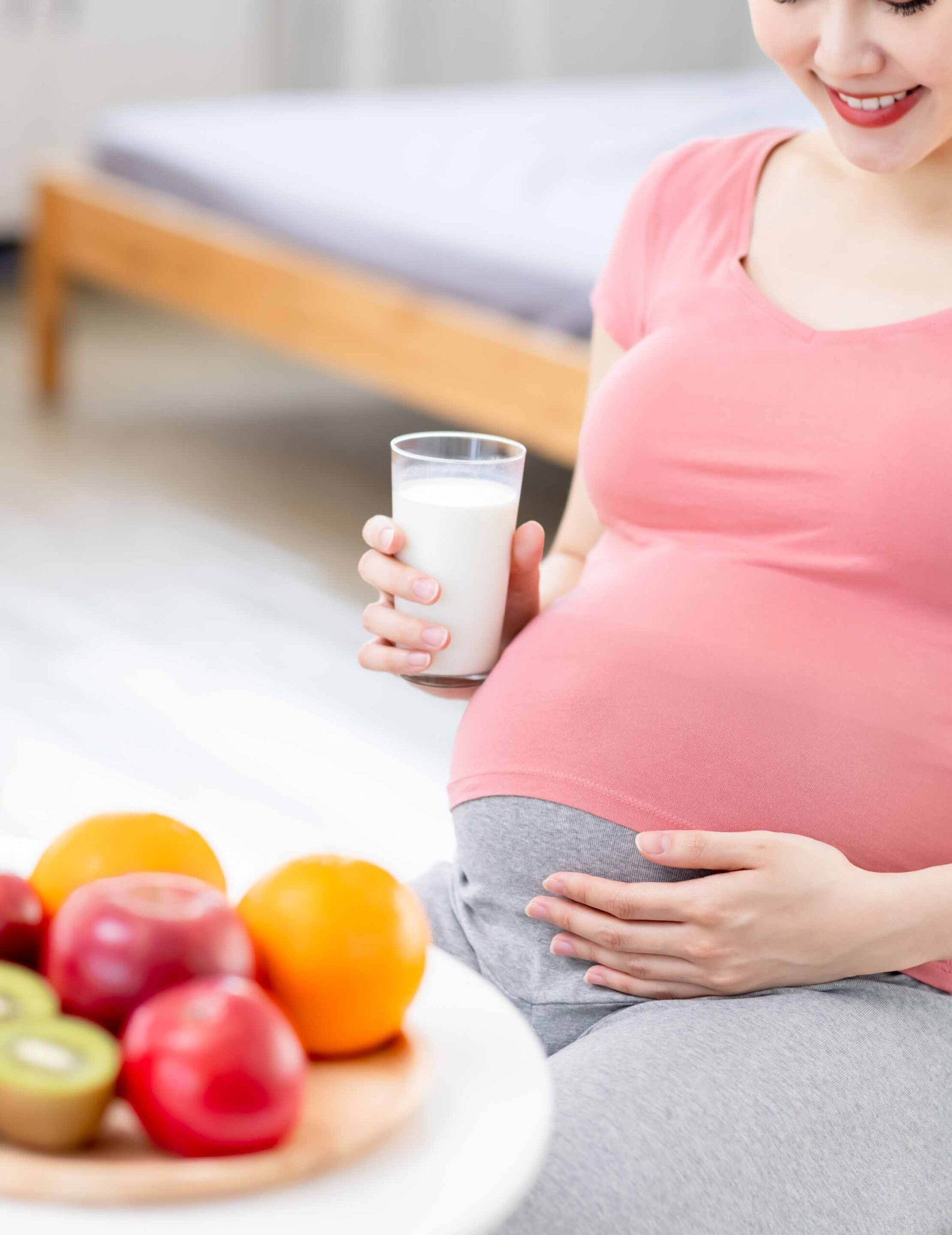 Pregnant mother drink milk