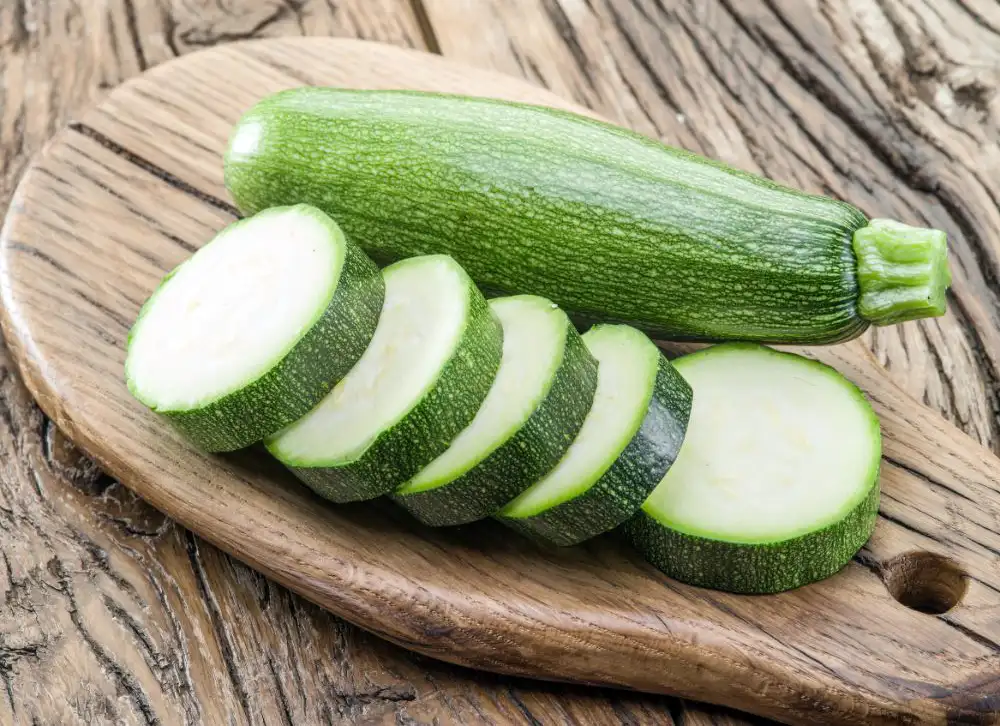 11 Low Carb High Fiber Vegetables That You Can't Ignore 10 Zucchini